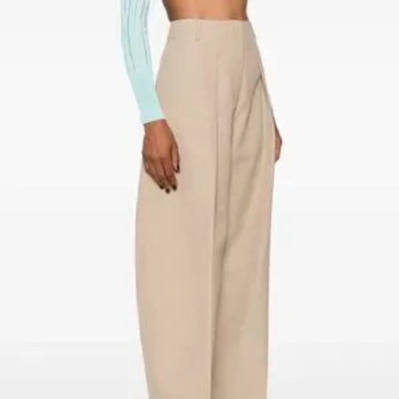 JACQUEMUS Beige 'Le pantalon Ovalo' Trousers - Picture 8 of 11